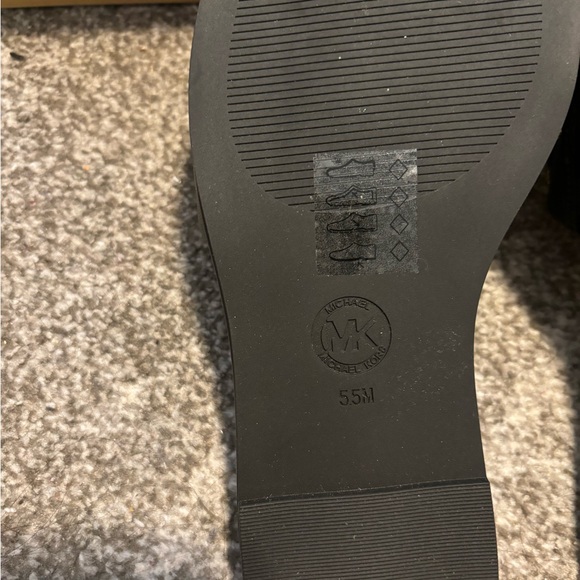 Michael Kors Hayworth Studded Slide Sandal in black size 5.5.  BRAND NEW - Picture 6 of 9